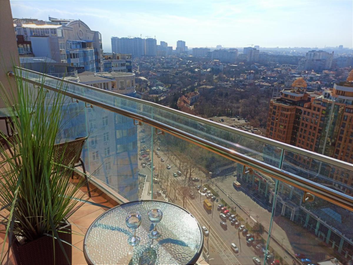 Arcadia Stylish Apartment Big Terrace! 敖德萨 外观 照片